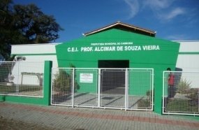 Homem armado com faca invade creche em Santa Catarina 