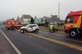 Colisão entre carro e caminhão registrada na BR-116