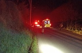 Jovem é atropelado após colisão entre motocicletas 