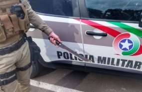 Adolescente armado com um facão descumpre medida protetiva