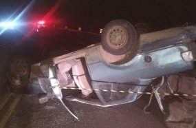Capotamento tira a vida de motorista na SC-135 