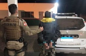 PM prende suspeito por furto de facas em loja de Campos Novos