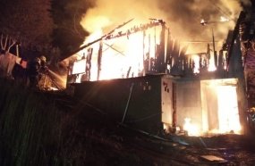 Morador morre carbonizado durante incêndio em residência 