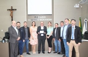 Câmara de Vereadores presta homenagem ao ex-diretor do HUST