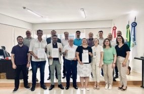 Prefeito assina ordem de serviço para construção da creche no bairro Anzolin