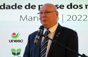 Reitor Aristides Cimadon deixa a presidência da Acafe