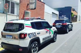 Homem é preso após esposa fugir de casa e denunciar agressões 