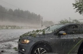 Temporal com granizo causa estragos na região de Videira 