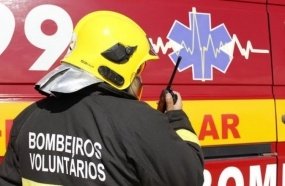Saída de pista seguida de capotamento deixa jovem ferida na BR-282 