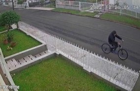 Foragido de Tubarão é capturado após tentar assaltar trabalhadora 