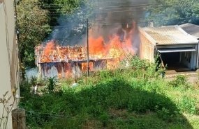 Mais uma casa pega fogo em Herval d´Oeste