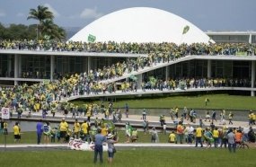 Lula decreta intervenção no Distrito Federal após invasão de extremistas 