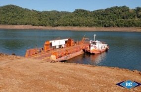 Motorista é resgatado após carro cair no lago de Machadinho 