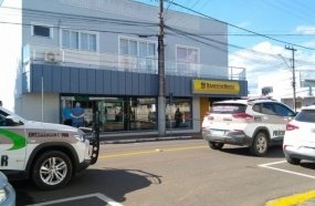 Criminosos sequestram família para obrigar gerente roubar banco em Santa Cecília