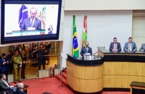 Governador reforça compromissos em leitura da mensagem anual à Alesc
