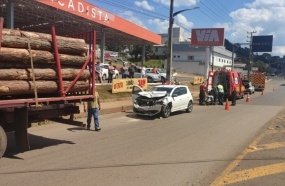 Veículo com placas de Herval se envolve em acidente na SC-135