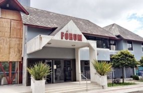 Servidora terá que devolver R$ 100 mil embolsados de Prefeitura da região