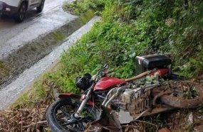 Colisão entre carro e moto deixa motociclista ferido na SC-355