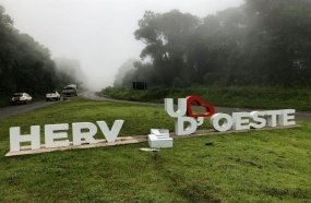 Letreiros instalados no trevo de Herval d´Oeste são danificados 