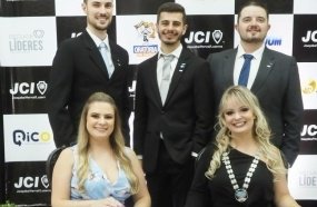 JCI empossa Conselho Diretor e distintiva novos membros