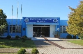 Justiça determina que Prefeitura de Irani exonere servidores temporários 