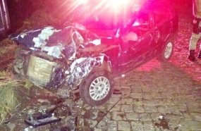 Mulher e criança ficam feridas após colisão frontal no interior de Herval 