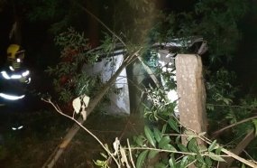Três pessoas acabam feridas após saída de pista na SC-350