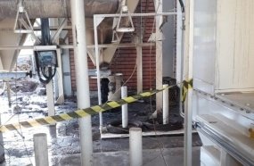Bombeiros atendem incêndio em fábrica de papel de Tangará