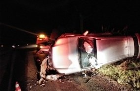 Acidente entre três veículos deixa dois feridos na BR-470 