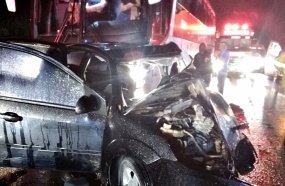 Colisão frontal mata criança de 3 anos e deixa sete feridos na BR-470