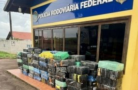 PRF encontra carga de maconha em caminhão que transportava milho para Videira