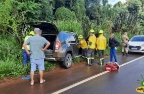 Veículo sai da pista após condutora passar mal ao volante 