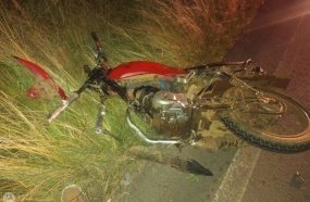 Motociclista sofre fratura exposta após colidir na traseira de carro