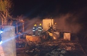 Incêndio consome casa durante a madrugada em Campos Novos