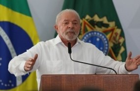 Lula anuncia política de reajuste do salário mínimo e isenção de IR