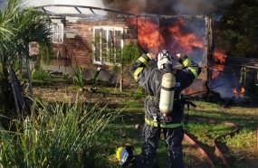 Família perde tudo em incêndio de residência e precisa de ajuda