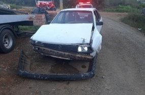 Adolescente causa acidente após pegar carro escondido dos pais