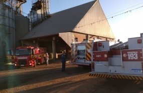 Combate a incêndio em secador de grãos consome 55 mil litros de água
