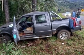 Morre motorista de caminhonete que colidiu contra árvores na SC-150 