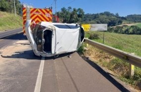 Capotamento na SC-135 deixa motorista em estado grave 