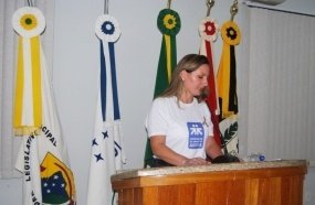 Associação dos Amigos dos Autistas participa de sessão da Câmara de Herval 