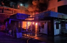 Loja de piscinas é destruída por incêndio em Concórdia 