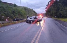 Colisão frontal seguida de capotamento deixa 9 feridos em Ibicaré