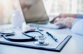 Médica é condenada por desviar remédios e exames do SUS para familiares