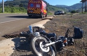 Motorista foge após colidir contra motocicleta na SC-453