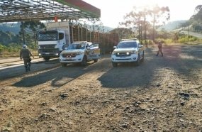 Polícia Rodoviária flagra excesso de peso durante Operação Balança