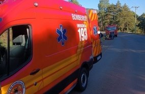 Idoso é socorrido em estado grave após ser atropelado por motocicleta