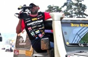 Cinegrafista de Joaçaba fica ferido após ser atingido por Jeep em campeonato off-road