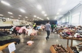 Bazar Solidário com roupas novas acontece neste sábado em Herval d'Oeste