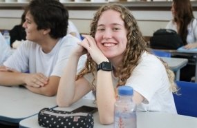 Curso Enem gratuito oferece aulas com técnicas de redação para alunos da rede estadual